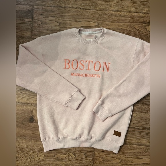 bay street gear Tops - Vintage Feel Boston Crewneck Medium